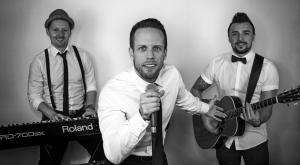 Junik :: Bandfoto